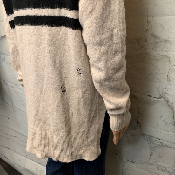 American Eagle Distressed Cutout Sweater - Picture 5 of 7